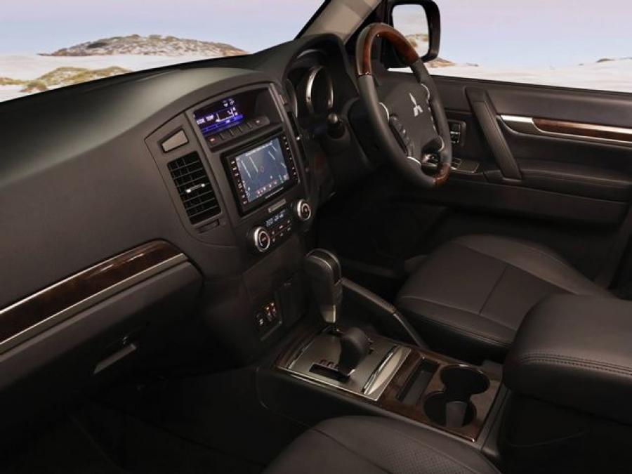  Mitsubishi Pajero Platinum Edition 2010 года  (AU) (фото 2 из 4)